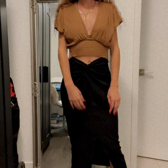 Black Midi Skirt - Picture 2 of 2